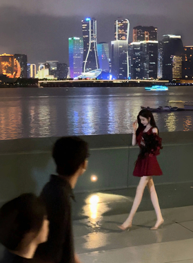 Sun雅乔【一笑倾城】红色蝴蝶结V领收腰连衣裙+黑色网纱花朵裙撑