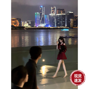 黑色网纱花朵裙撑 红色蝴蝶结V领收腰连衣裙 Sun雅乔 一笑倾城