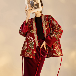 新中式重工钉珠刺绣金丝绒汉服羽绒衣外套半裙套装女冬新娘敬酒服
