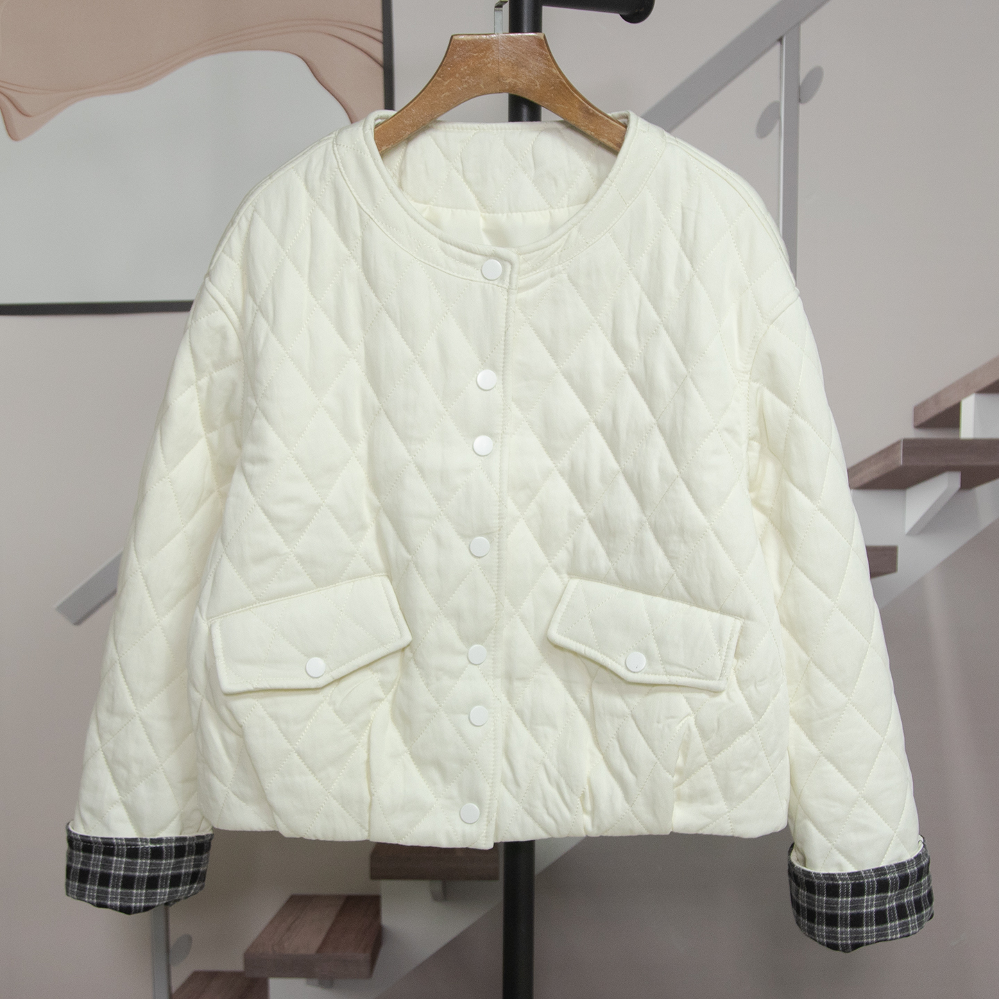 时尚圆领菱格薄棉服外套女2025秋冬新款宽松百搭减龄上衣潮25300