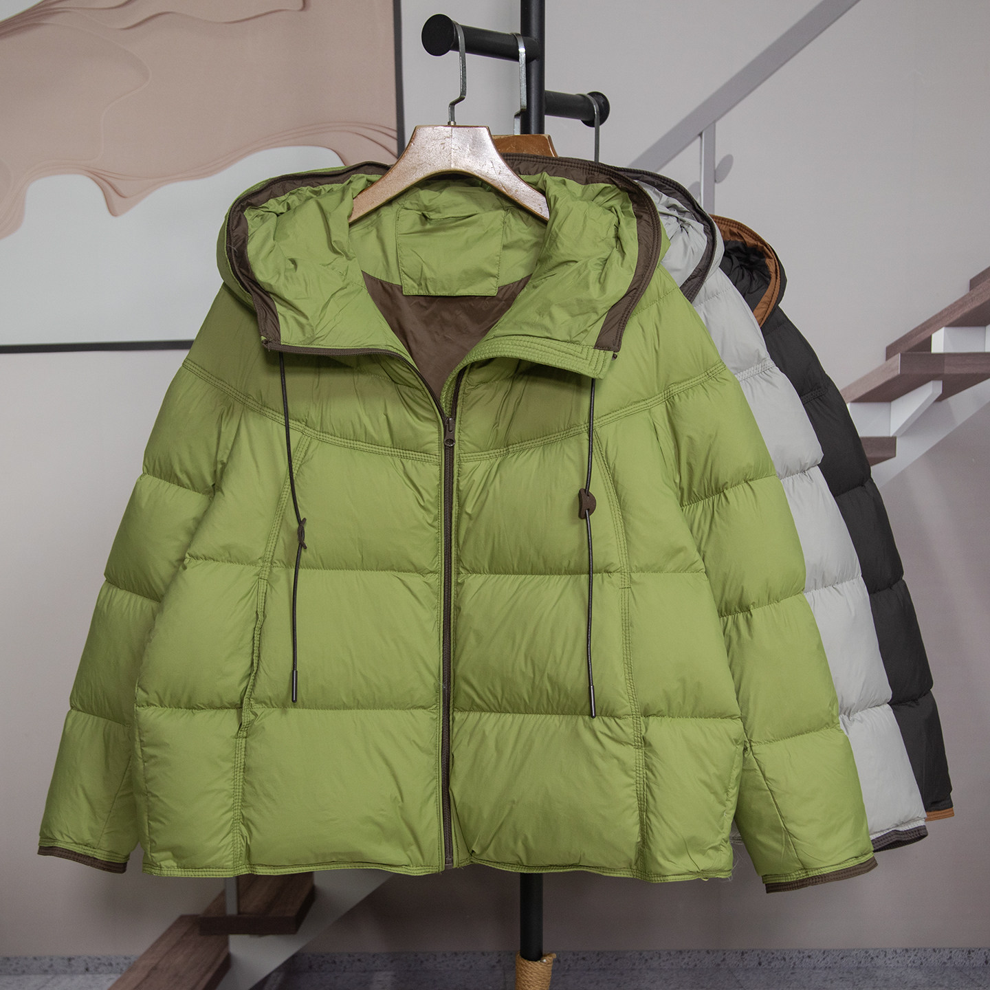 时尚撞色连帽宽松鸭绒羽绒服女2025冬季新款韩版百搭外套潮25062