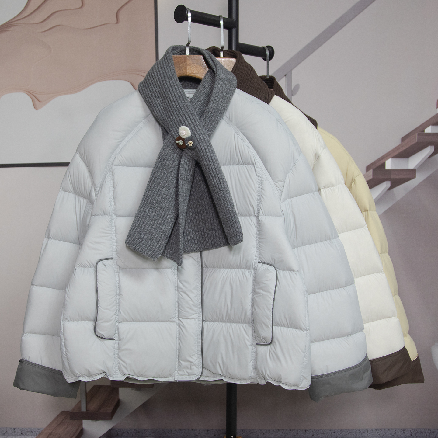 时尚带围巾圆领白鸭绒羽绒服女2025冬季新款宽松百搭休闲外套3012