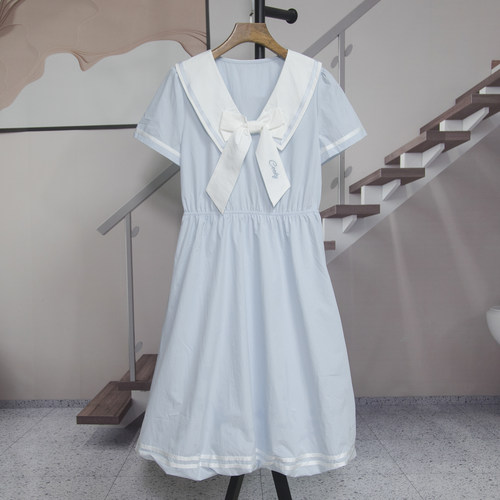 学院风蝴蝶结绣花收腰显瘦连衣裙