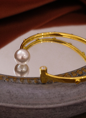 一所轻奢小众珍珠开口手镯