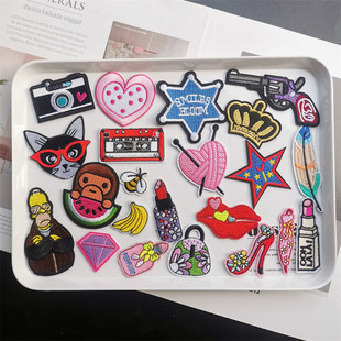 4韩INS刺绣卡通星星钻石唇膏皇冠爱心唇膏爱心胸针胸花女别针布贴