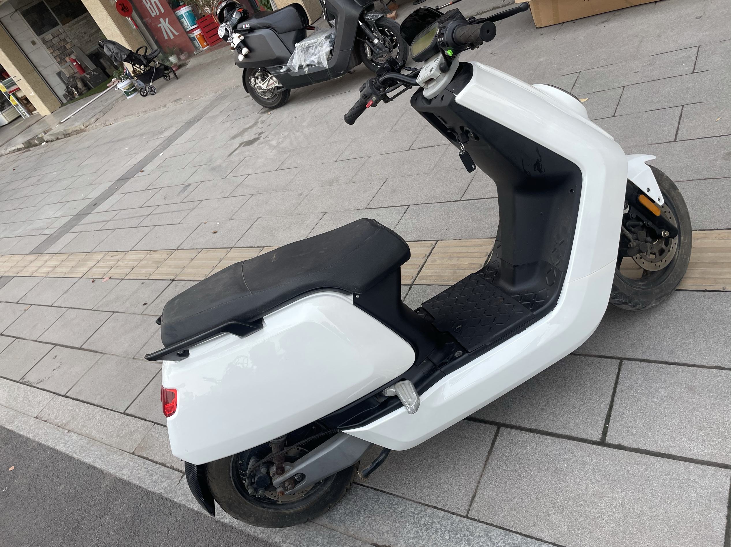 小牛n1s电动车 电瓶车nqi 动力版1200w电机 6026原装锂电池 原装