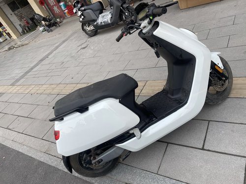 小牛n1s电动车 电瓶车nqi 动力版1200w电机 6026原装锂电池 原装