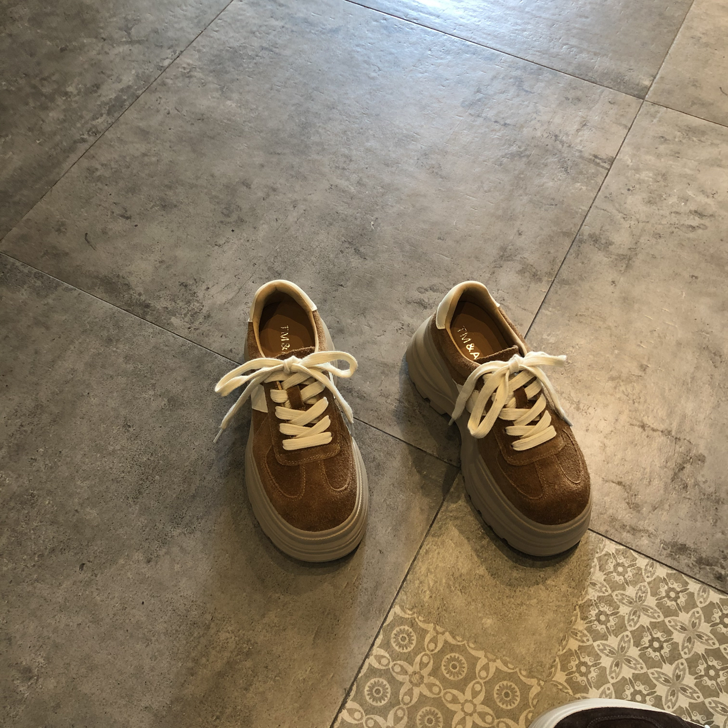 时尚百搭磨砂真皮厚底系带休闲鞋