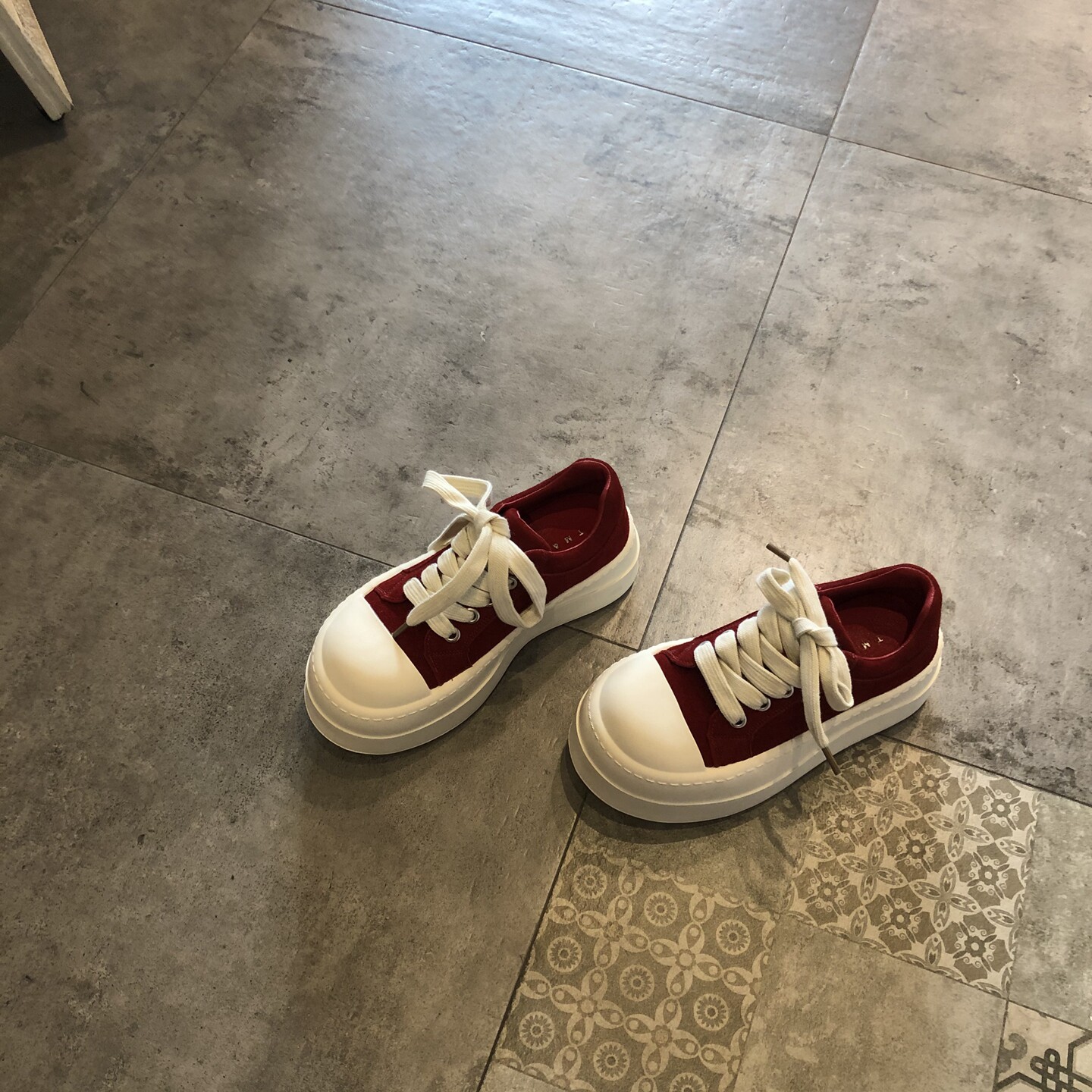 厚底增高运动鞋女韩版时尚磨砂真皮系带圆头休闲板鞋百搭轻便潮鞋