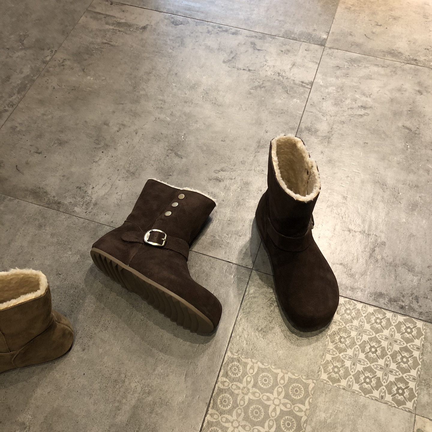 时尚百搭磨砂皮带扣加绒雪地靴