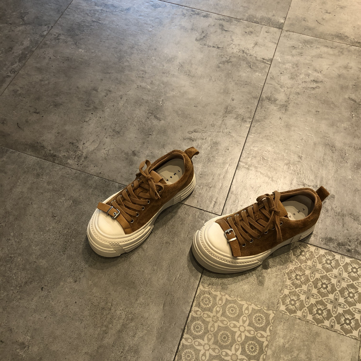 舒适百搭磨砂真皮复古圆头休闲鞋