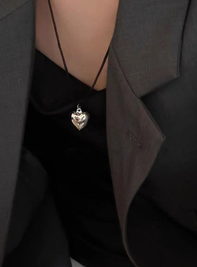 亚马逊爆款爱心黑绳项链女ins小众设计感锁骨链长款颈链手饰厂家