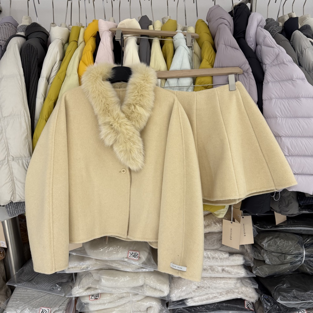 时尚减龄双面羊绒套装女狐狸毛领短款上衣+A字显瘦短裙两件套7918