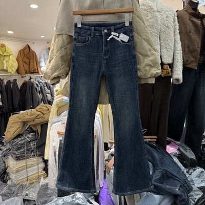 小个子修身显瘦微喇牛仔裤女2025冬季新款加绒加厚百搭喇叭裤8117