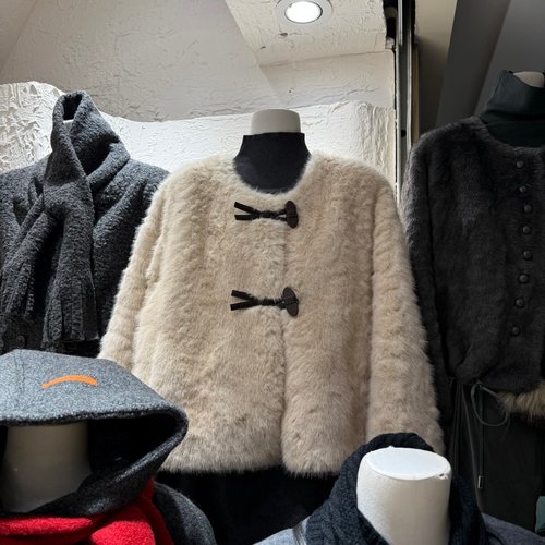 2025冬新款羔羊毛外套女皮毛一体圆领小个子减龄短款毛毛上衣953