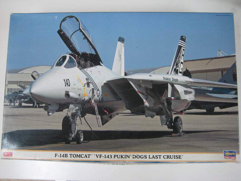 长谷川 09697 1/48 美军 F-14B VF-143 呕吐犬中队 退役
