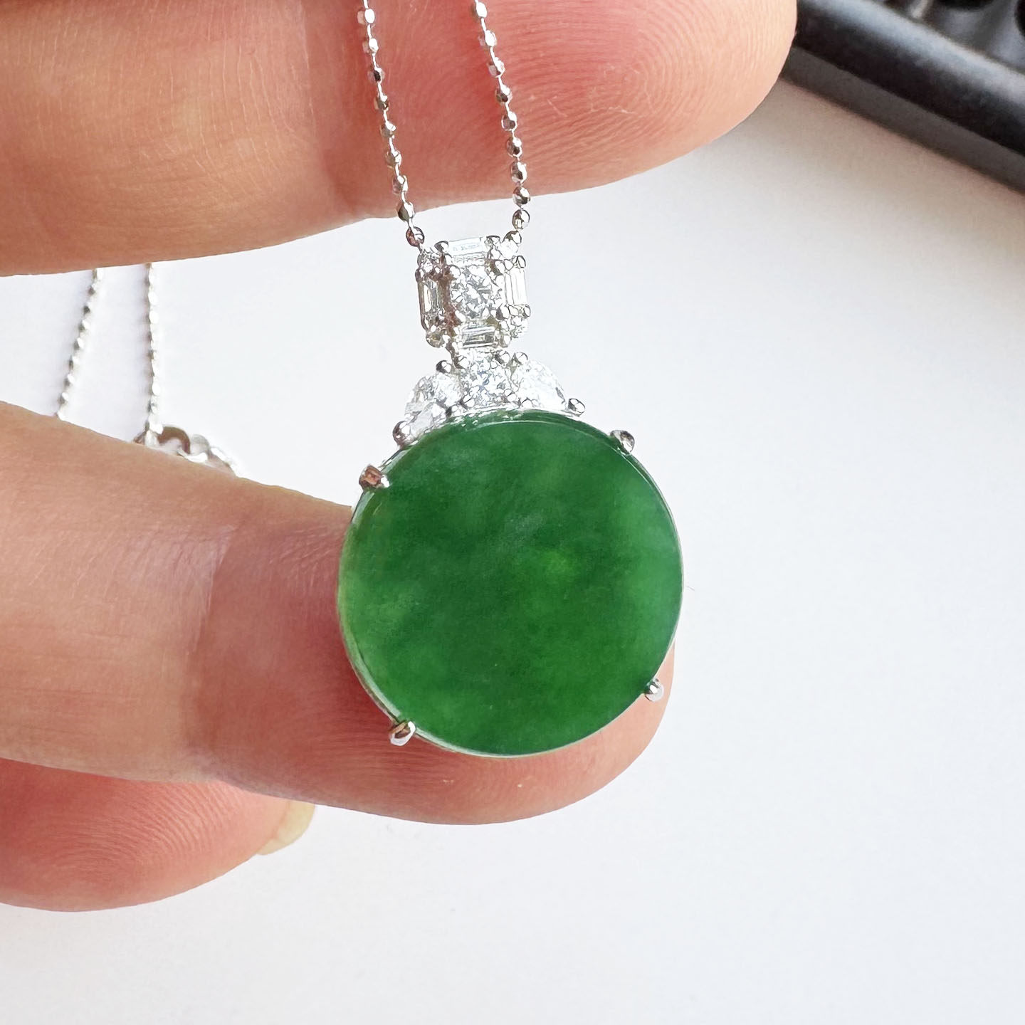 缅甸冰种满绿翡翠无事牌圆牌吊坠