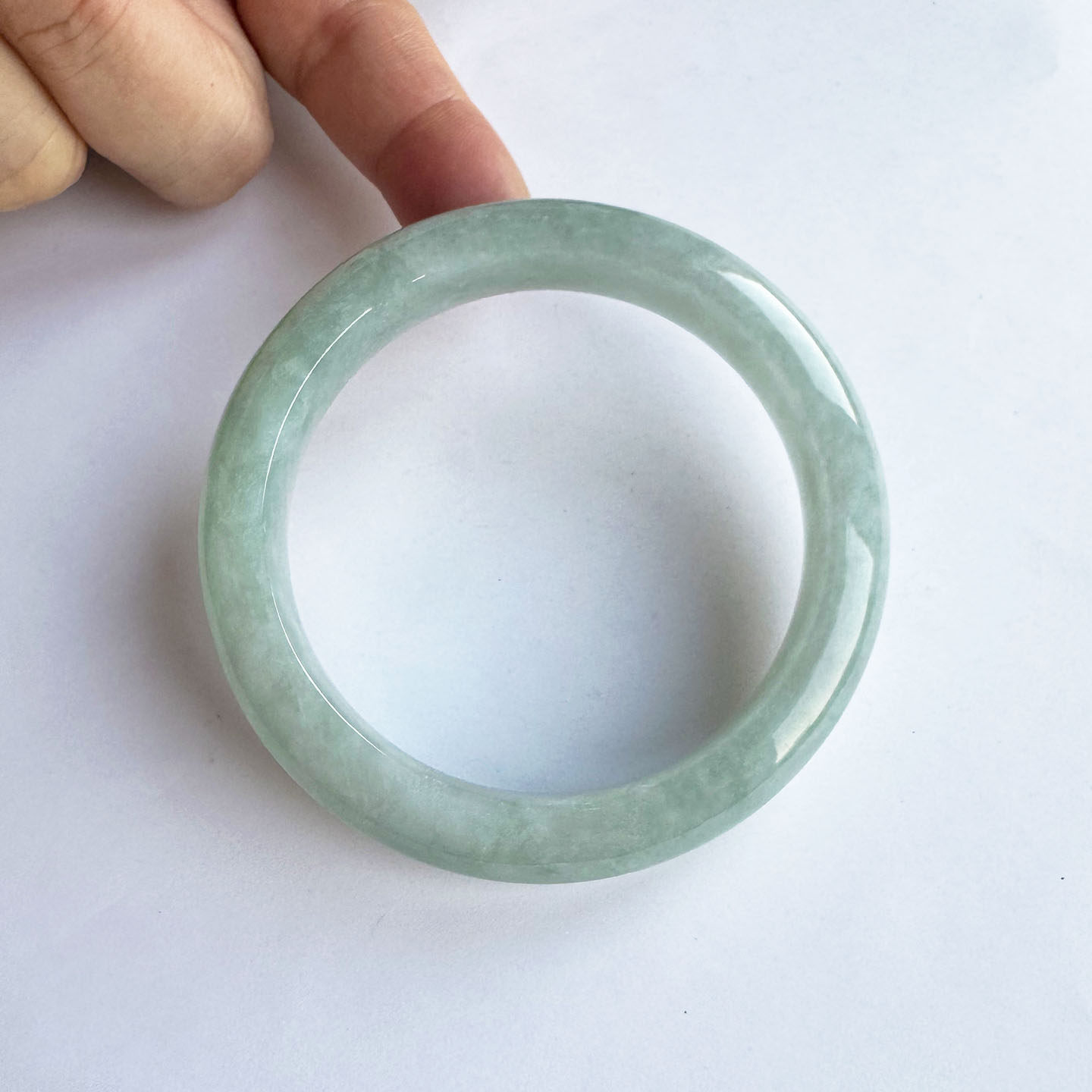 冰透厚实浅绿高性价比翡翠手镯58