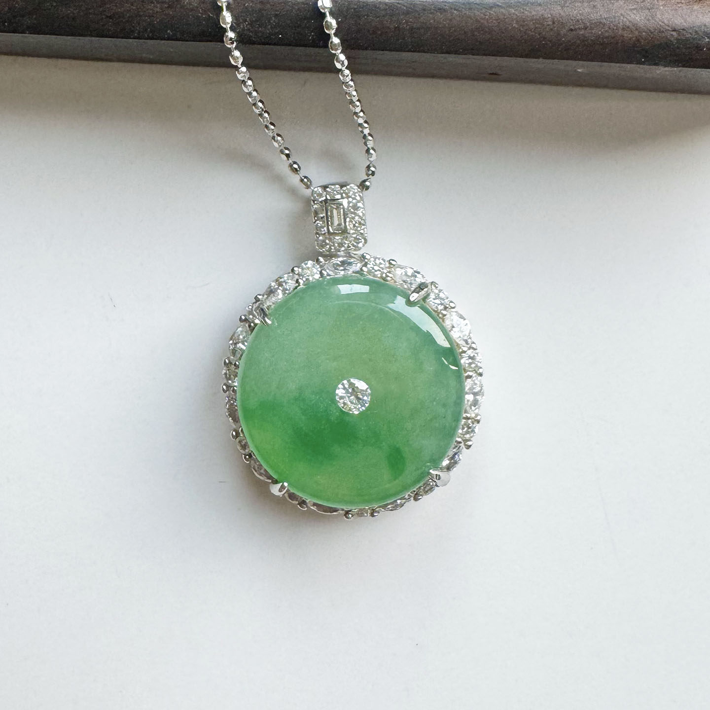 翡翠林缅甸老坑冰种阳绿飘花翡翠平安扣吊坠天然A货925银镶送银链