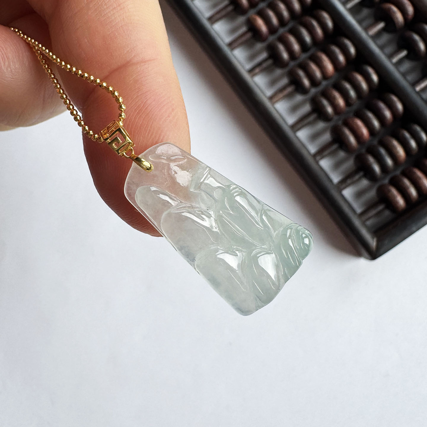 缅甸老坑玻璃种翡翠山水牌玉吊坠