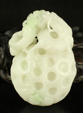 精工雕刻把件新疆和田玉送证书