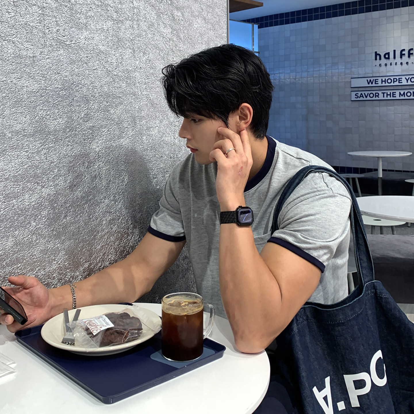 碧舍2025新款韩版高级拼色打底衫休闲潮流设计感慵懒短袖棉质T恤