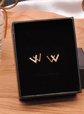 s925针镀真金W耳钉女双v字母耳洞耳环2021年新款潮小巧韩国耳饰品