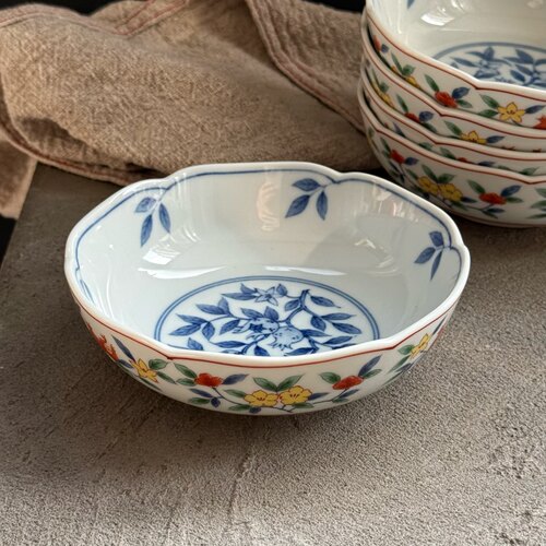 日本进口石榴花浅口饭碗小钵碗特色陶瓷碗家用小汤碗甜品碗青花碗