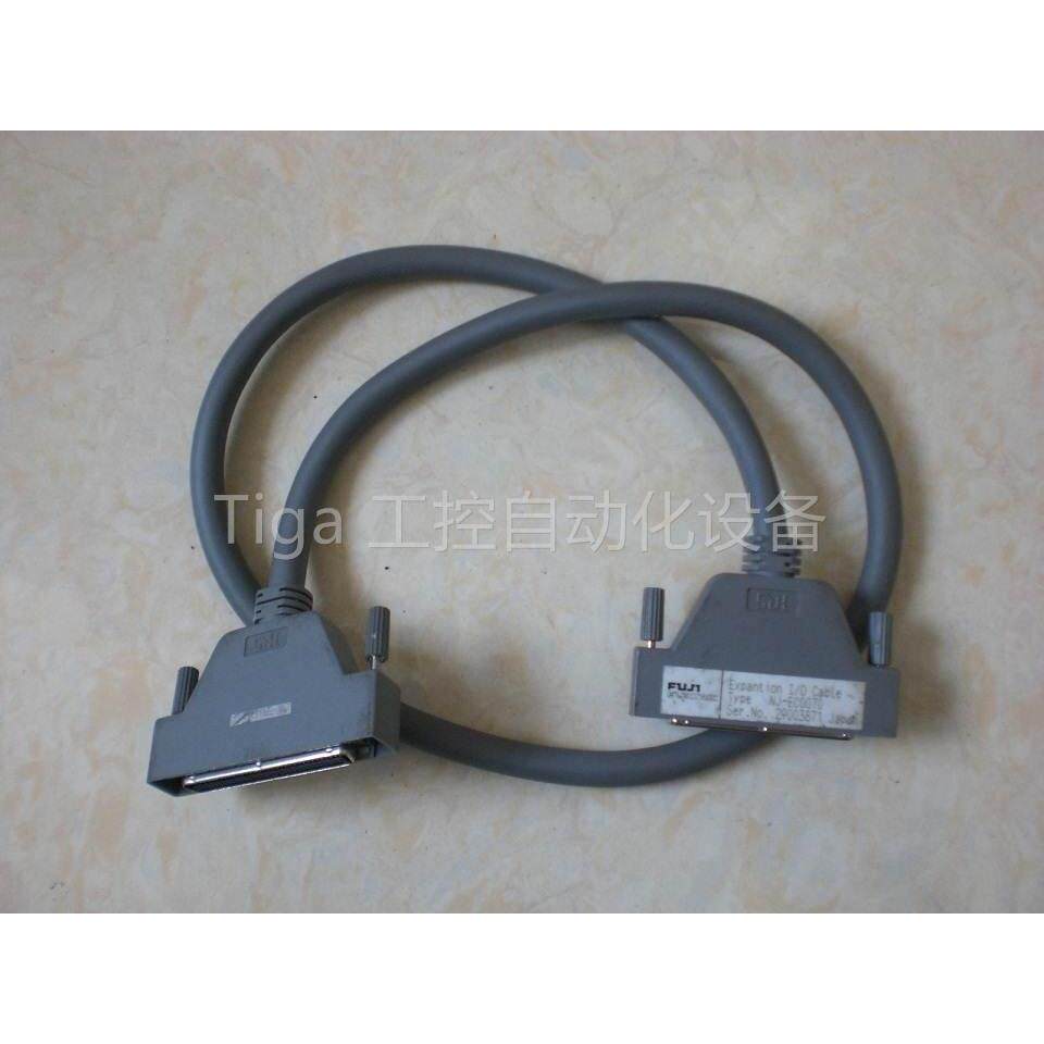 议价NJ-EC0070 0.7米长 NP8REFSC-324W1 PLC连接线