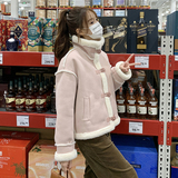 新款粉麂皮绒皮毛一体外套C010-621-P175-K258，女装短外套，2C010