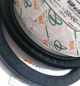   TC 200*240*18 200x240x18 TWAK骨架油封内径200外径240高度18