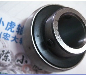 UC203 Z90503 17x40 LK生产外球面球轴承内径17毫米外径40毫米