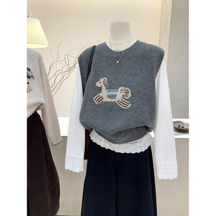 小哲 卡通小马提花针织背心女宽松叠穿蕾丝打底T恤马甲毛衣两件套