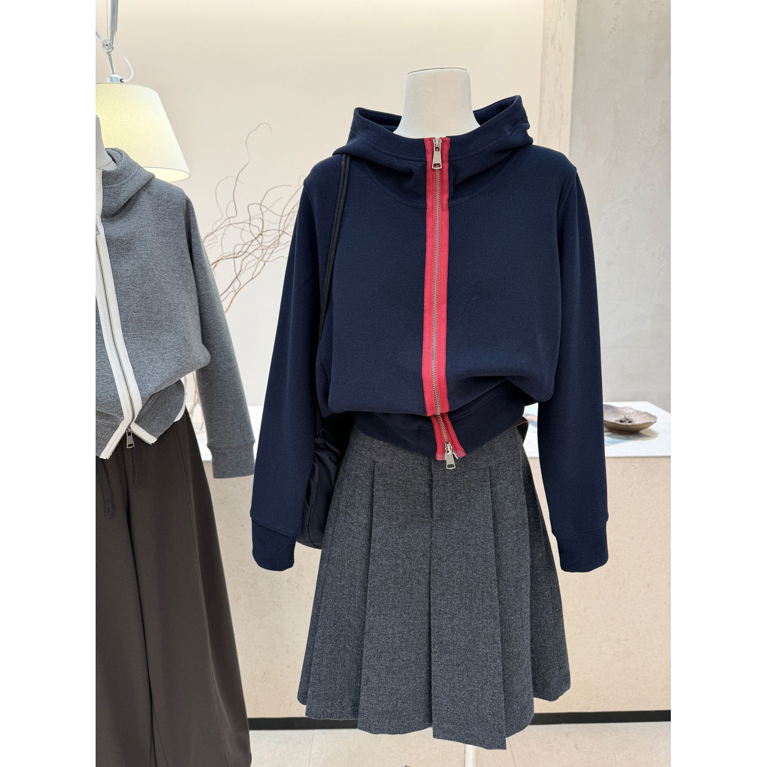 小哲 撞色双拉链连帽卫衣女秋冬新款宽松短款开衫外套显瘦上衣
