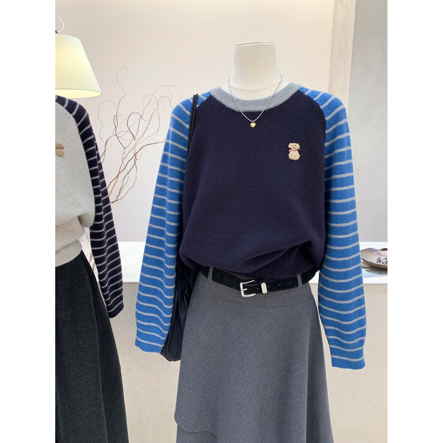 拼色条纹圆领插肩长袖针织毛衣