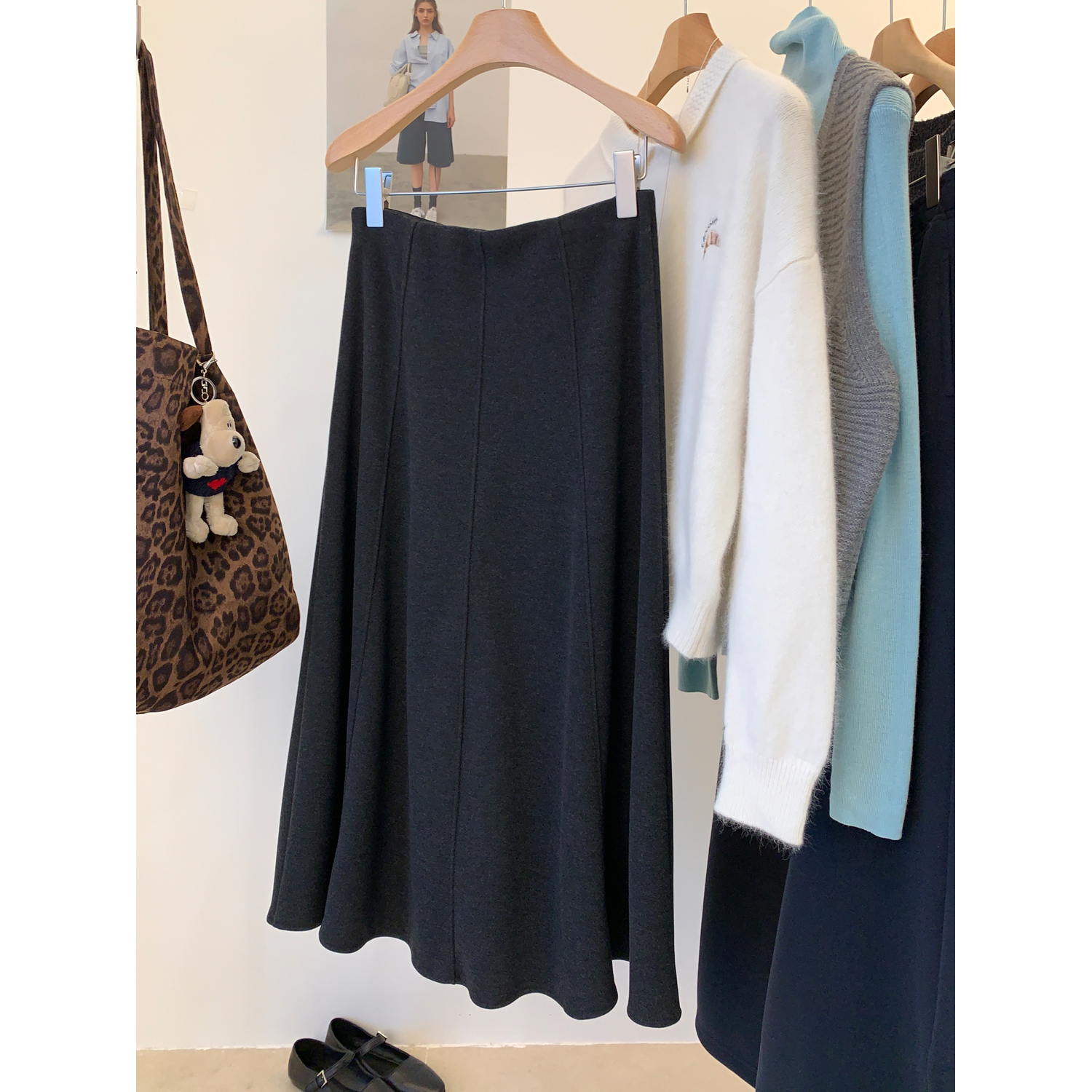 极简风针织半身裙高腰显瘦伞裙