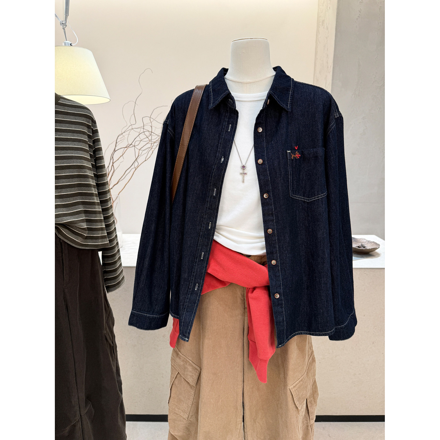 小哲 牛仔风爱心小狗刺绣宽松翻领长袖衬衫女深蓝色显瘦休闲上衣