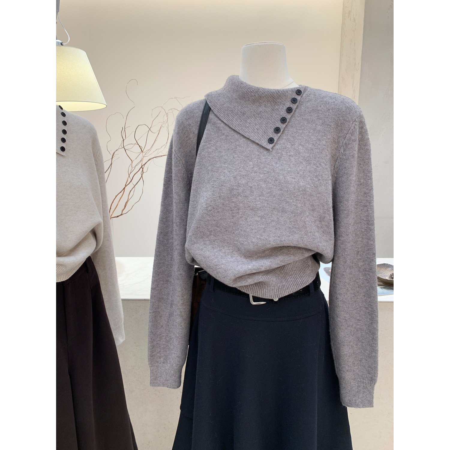 设计感斜领长袖针织毛衣翻领上衣