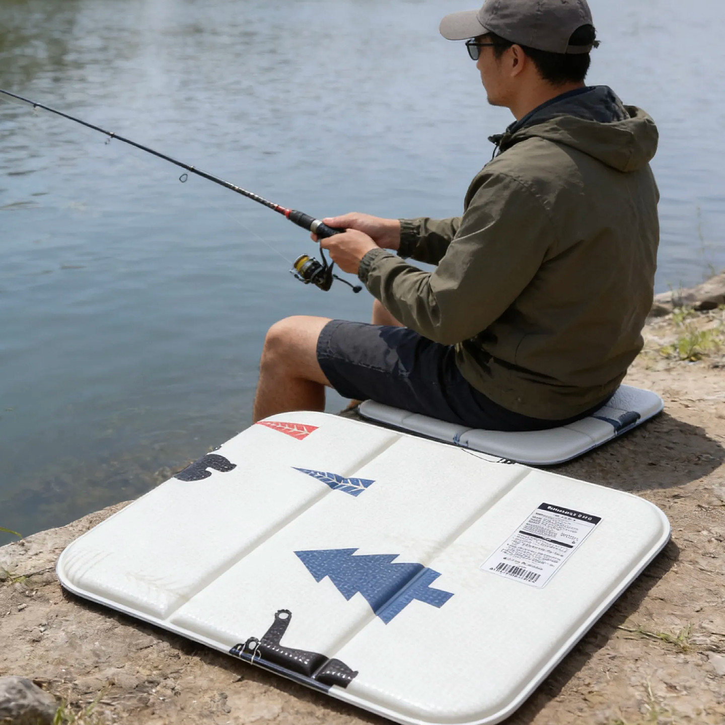 韩国进口折叠加厚防水便携户外运动休息防潮桑拿洗澡学生椅子坐垫