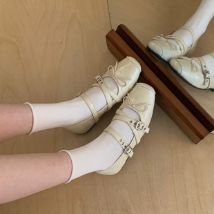 法式蝴扣蝶结单鞋女2026新款玛丽珍时尚皮带扣平底方头芭蕾鞋