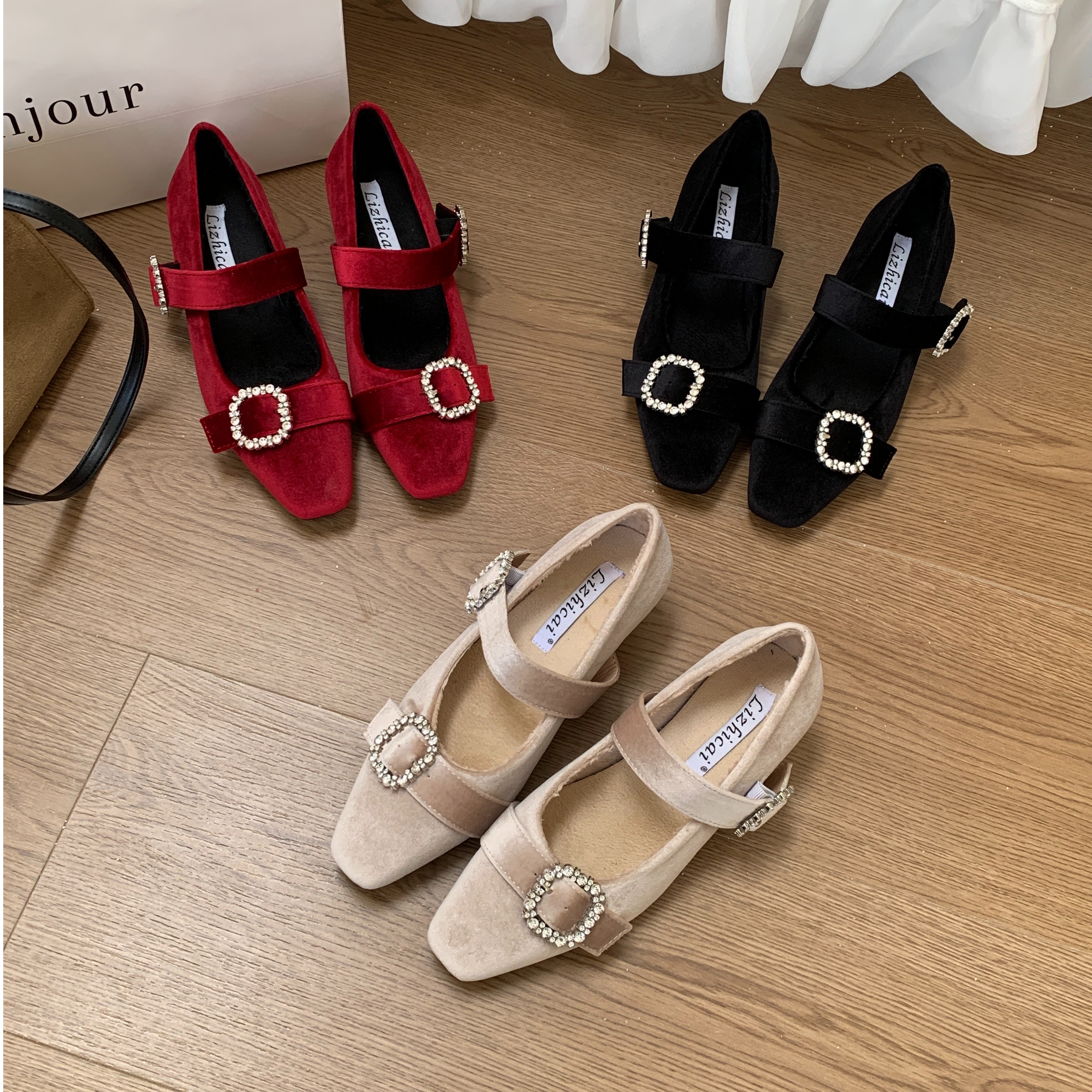 方头水钻配裙子时尚女鞋2025新品坡跟秋冬新款百搭毛毛加绒单鞋