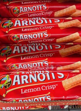 澳洲代购直发 Arnotts雅乐思奶油冻香橙覆盆子网红款威化饼干曲奇