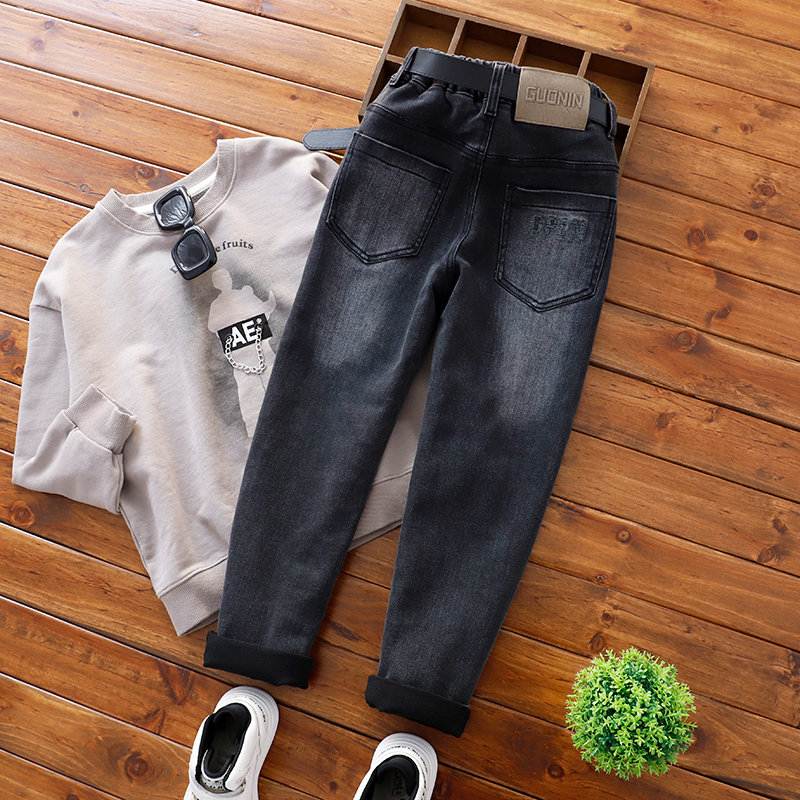 男童秋款黑灰色修身加绒牛仔裤