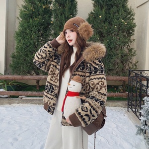 2C077-3121 新款  主推款 90绒 羽绒服 配真毛 P245 K368图片