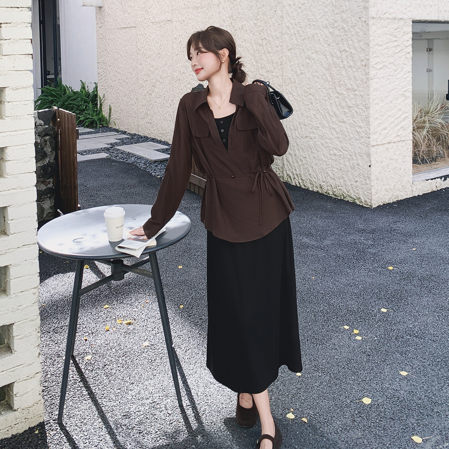 大方得体咖色设计感系带衬衫套装女春秋超火好看气质连衣裙两件套,女装套装/套裙,2C077