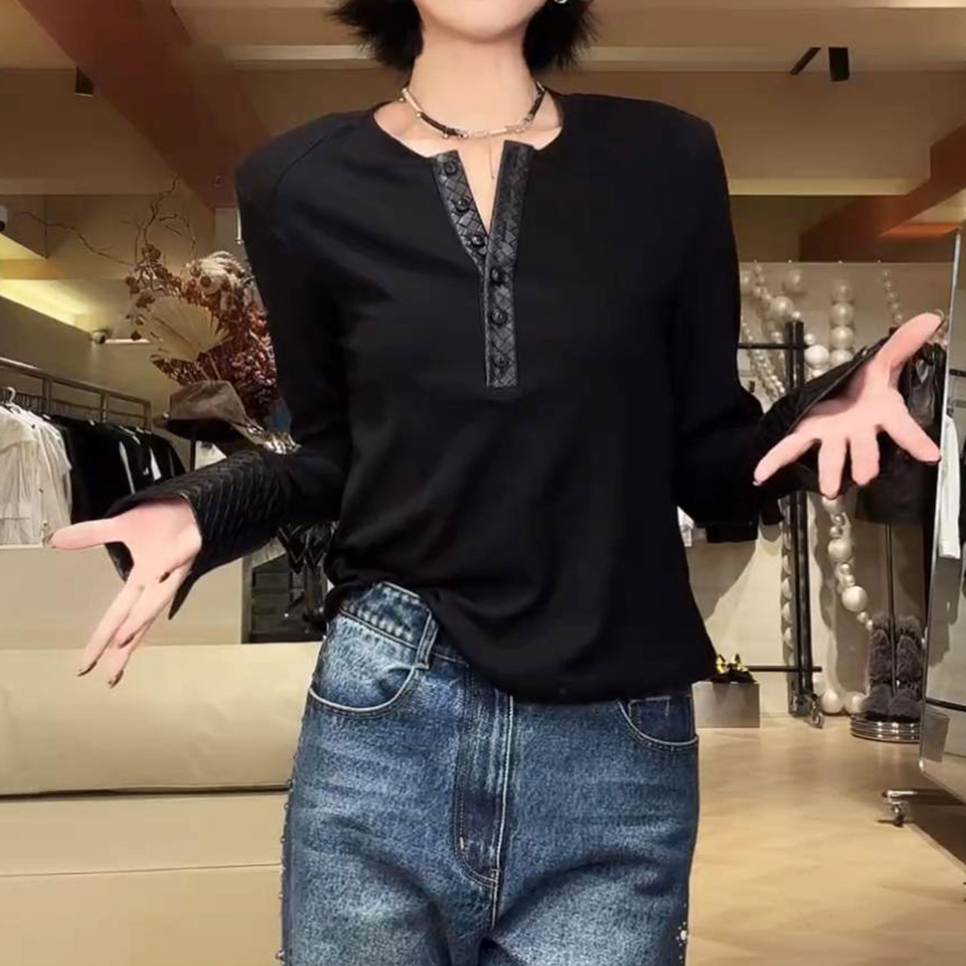 秋季新款设计感遮肉显瘦拼皮上衣