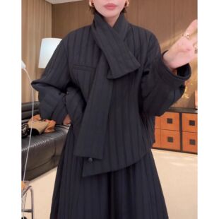 2025秋冬新款 高级感休闲百搭外穿棉服上衣搭配围巾半身裙三件套装