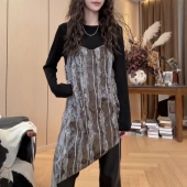 2026早春新款 时尚 百搭宽松休闲打底裙子洋气显瘦丝绒钩花吊带裙潮