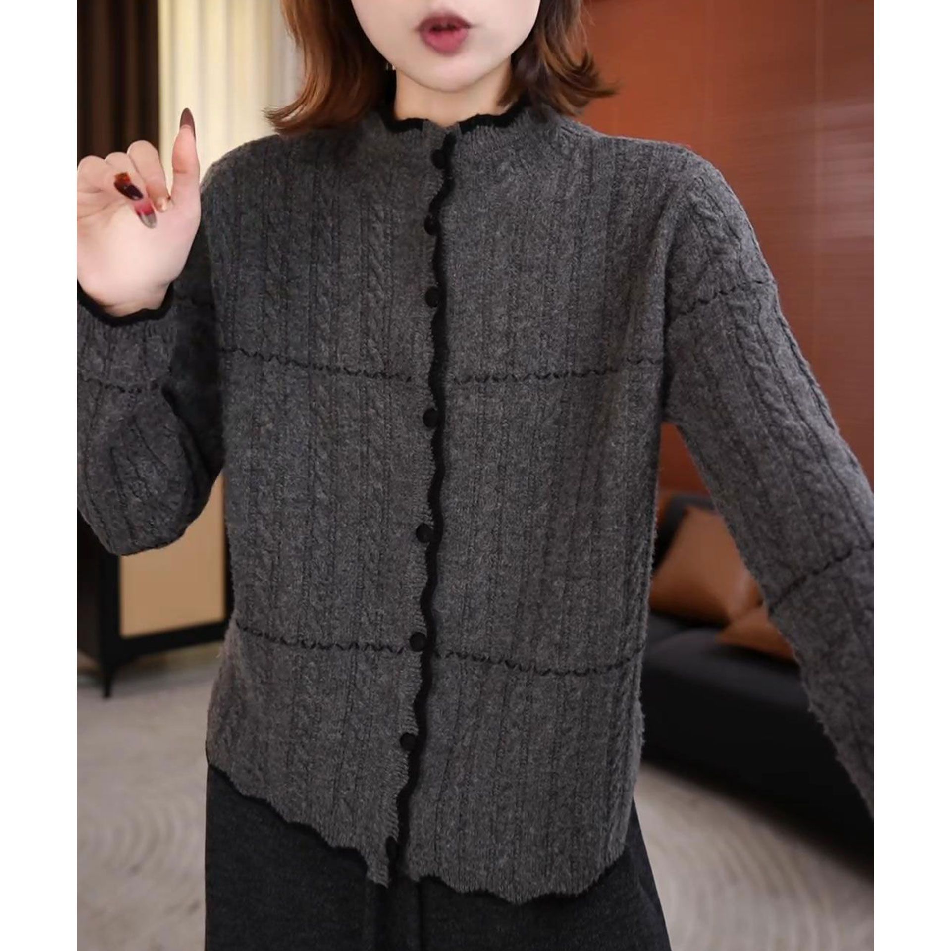 新款洋气设计感显瘦单排扣上衣