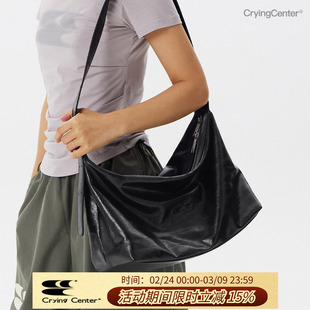 CryingCenter 黑色油蜡皮中号斜挎大容量通勤皮包   哭喊中心
